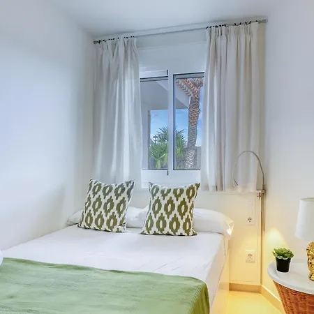 Ginevra Villa *